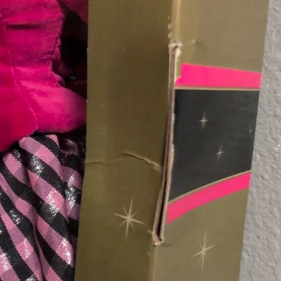 🆕 Avon Winter Rhapsody Barbie ✳️Special Edition✳️ Second In Series! In Box. - Picture 11 of 12